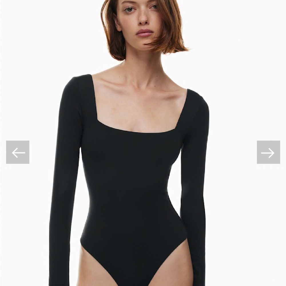 Babaton Contour Square neck Long Sleeve Bodysuit